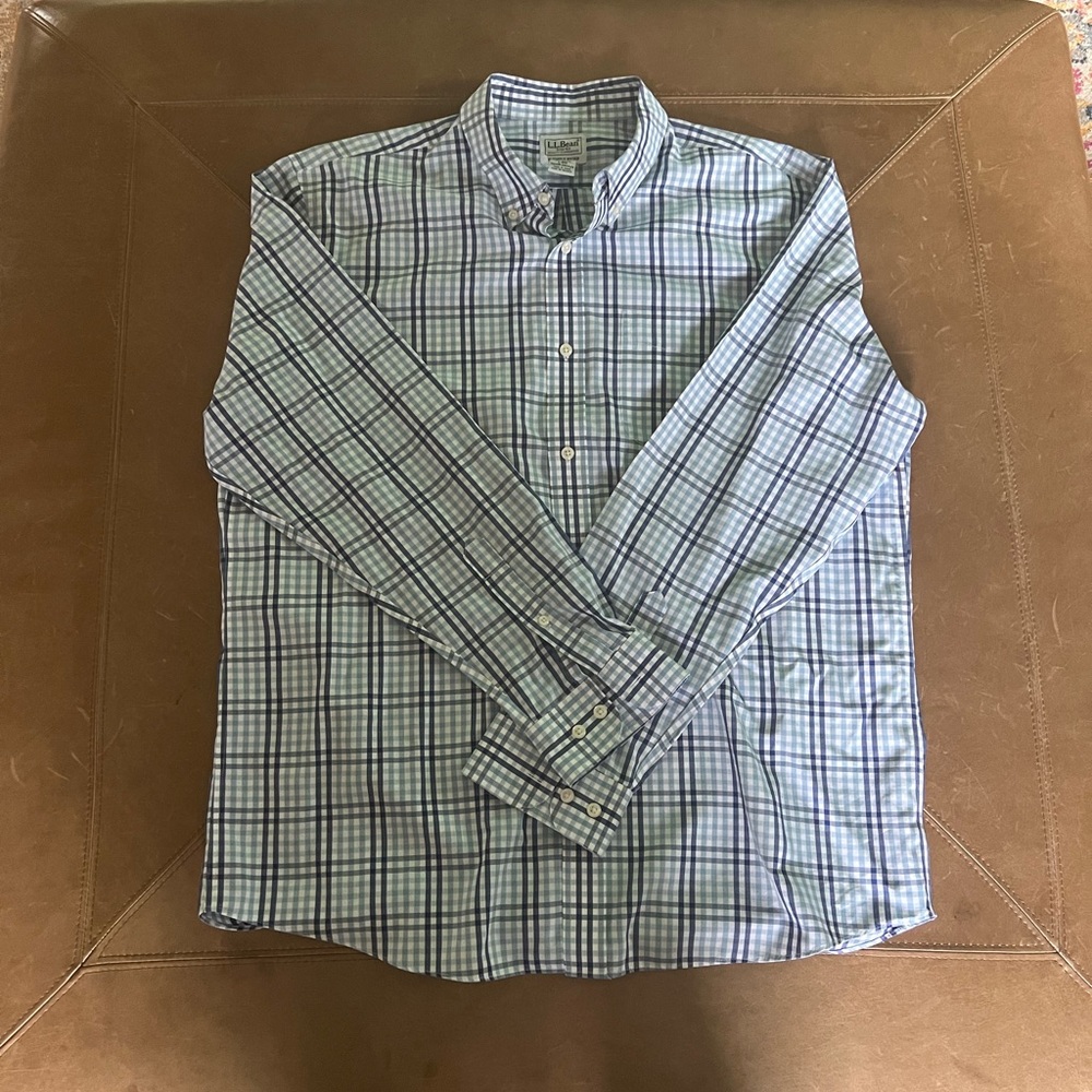 LL Bean men’s long-sleeve blue & white button down shirt - Large/Reg